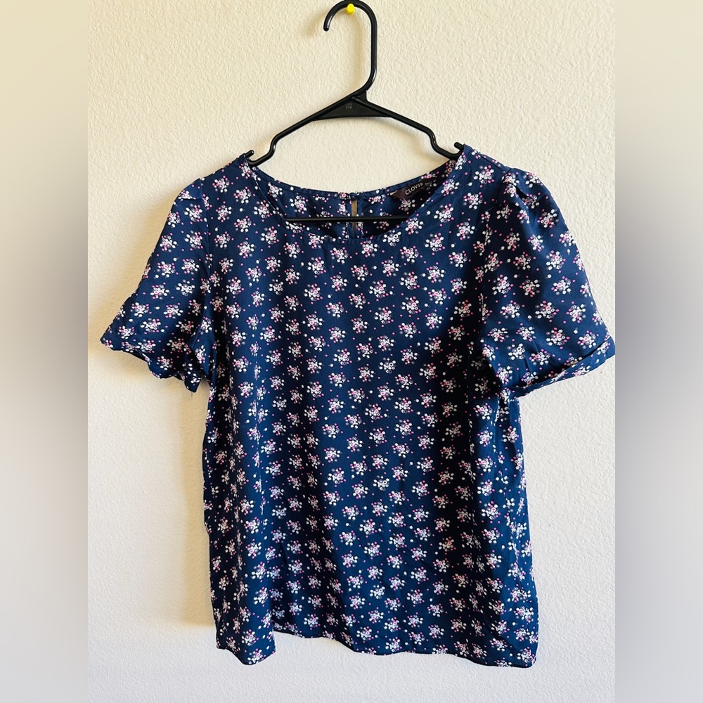 CLOVIS casual navy blue ditzy short sleeved top